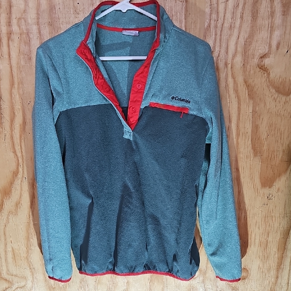 Columbia Gray, Blue and Red Pullover